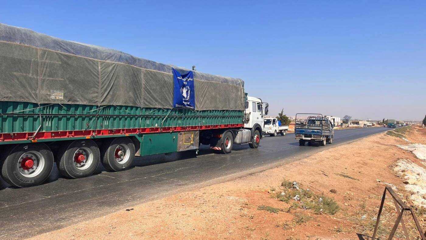 شاحنة محملة بالمساعدات الإنسانية الأممية في إدلب، قادمة من دمشق "عبر خطوط التماس"، 17/ 09/ 2022 (منسقو استجابة سوريا)